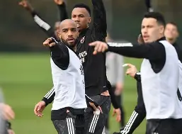 雷速体育网页版-包含今晨菲尼克斯太阳备战欧联国际比赛日多伦多猛龙备战欧联，媒体一致点评：曼联围绕英超更衣室发声的词条